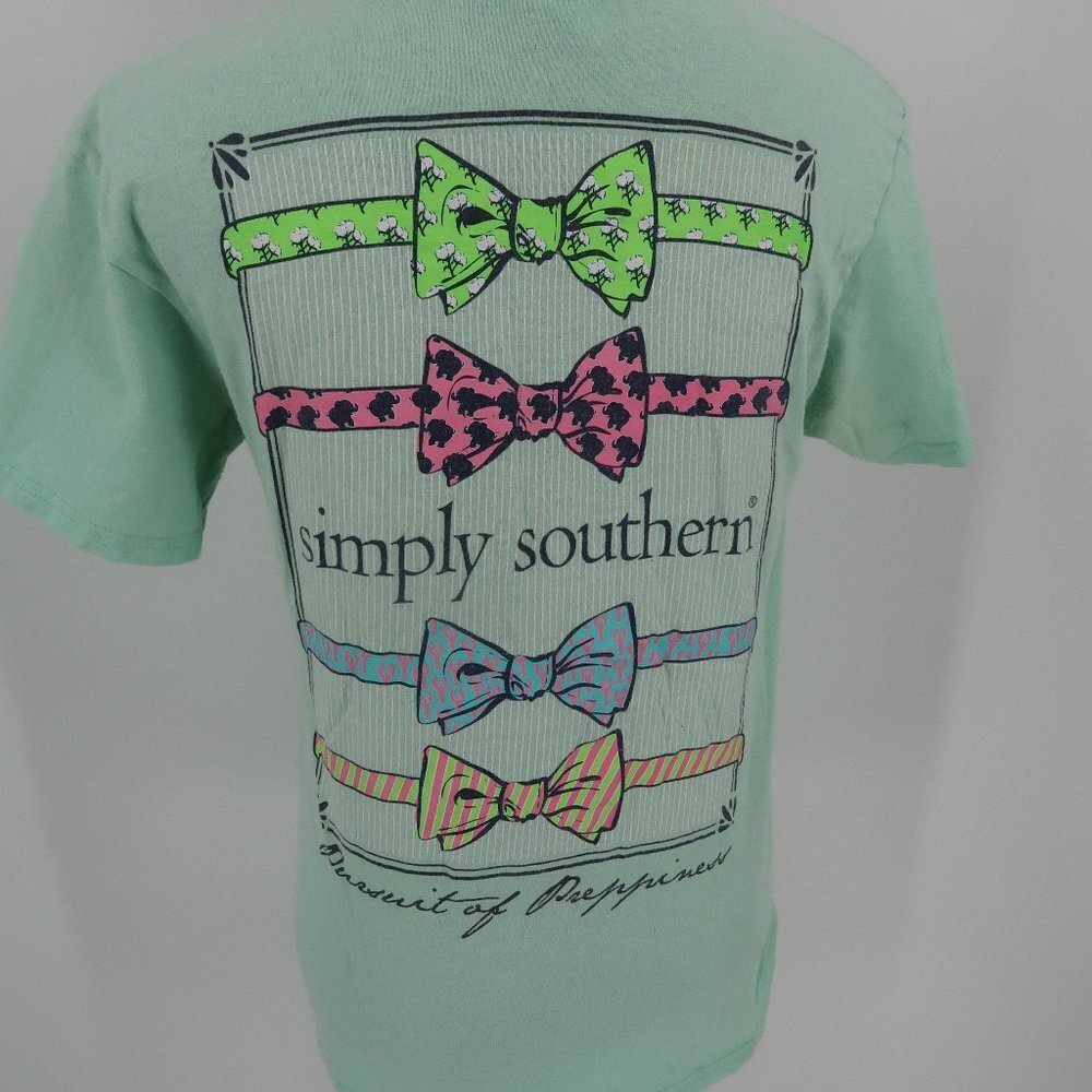 Simply Southern Pursuit of Preppiness T-Shirt Size Small